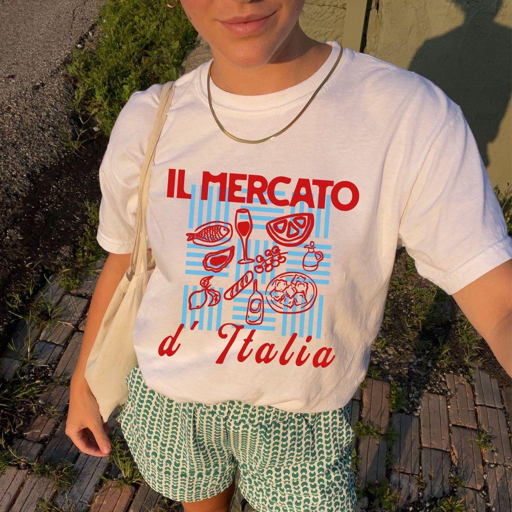 Italian Market Graphic Il Mercato Summer Sardines Fisherman Aesthetic Awesome Shirt Italian Market Graphic Il Mercato Summer Sardines Fisherman Aesthetic Awesome Shirt