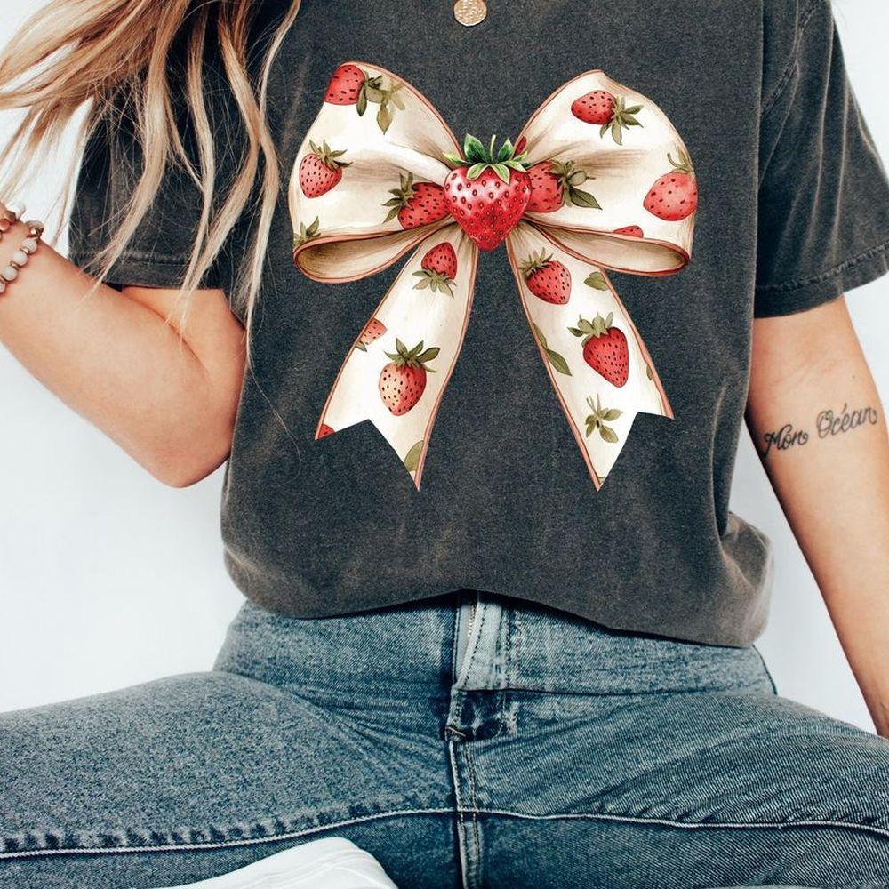 Retro Comfort Strawberry Tshirt Retro Comfort Strawberry Tshirt