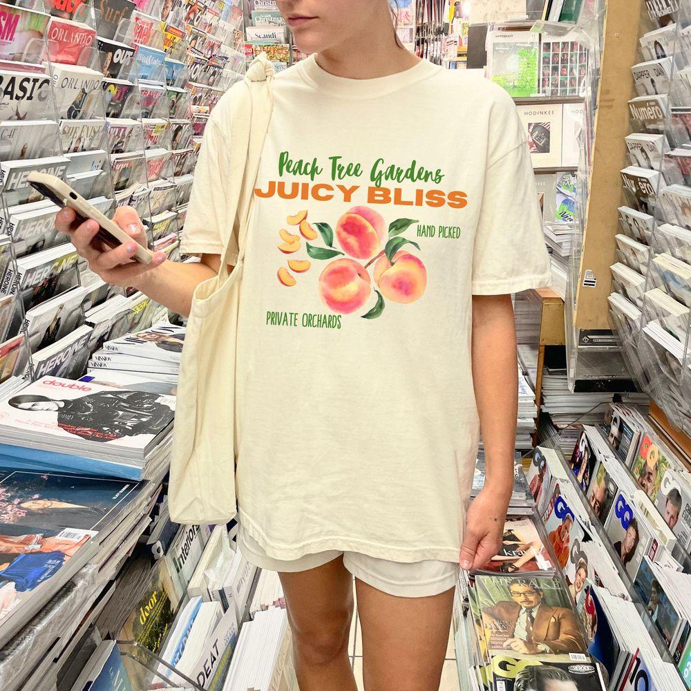 Peaches Graphic Trendy Aesthetic Summer Retro Fruit Tshirt Peaches Graphic Trendy Aesthetic Summer Retro Fruit Tshirt